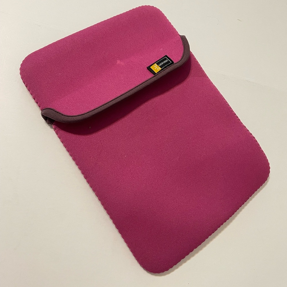 Case Logic Carrying Case Sleeve 10.5”x8” Tablet Purple